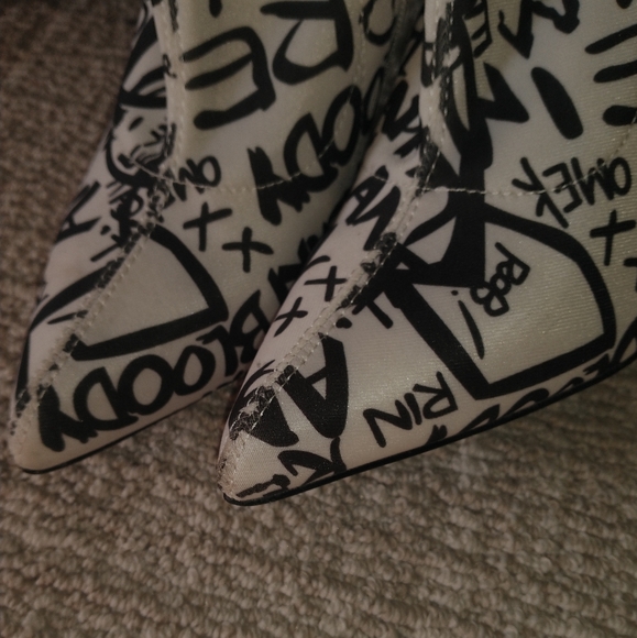 Women's Gisele white graffiti Liliana knee boots - Picture 8 of 13